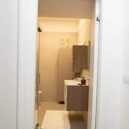 Via Minzoni 26 * קוסנזה